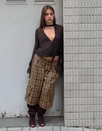 Blouse met lange mouwen en gekruiste sjaal