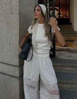 Broek met laag kruis en kant