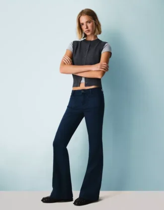 Broek met uitlopende pijpen en zakflappen – Broek