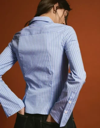 Getailleerd overhemd met uitlopende mouwen – Overhemden en blouses