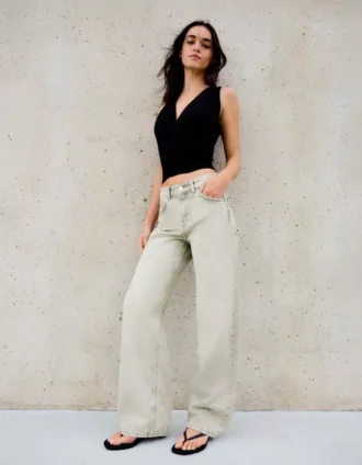 Jeans met hoge taille, rechte pijpen en Wide Leg pijpen – Broeken