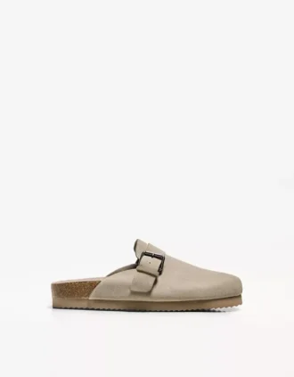 Klompen met gespdetail – Schoenen