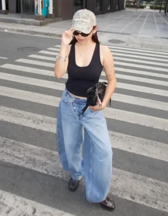 Laag uitgesneden Wide Leg Jeans met wijde pijpen en knopen aan de voorkant
