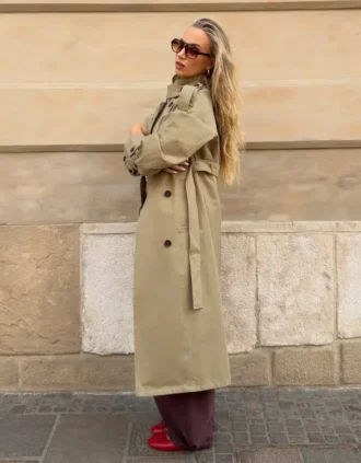 Lange trenchcoat met riemen