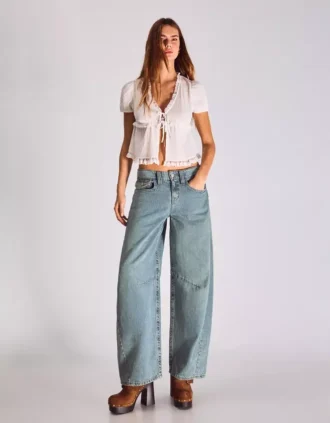 Low-rise slouchy Jeans