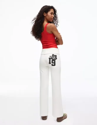 Pluche broek met uitlopende pijpen en patch