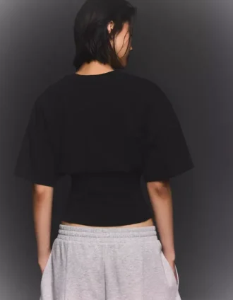 T-shirt met korte mouwen en getailleerde pasvorm